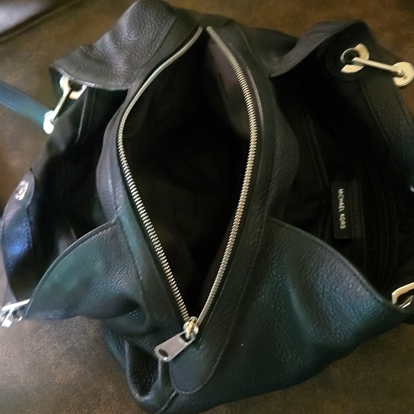 Michael Kors Multi Pocket Black Hobo Spacuous Bag with Feet - Picture 10 of 12